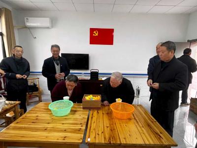 问安镇退休干部齐聚一堂共赴“红色温情宴”