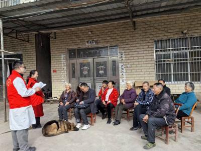 王家店村：重阳送健康 村医暖夕阳
