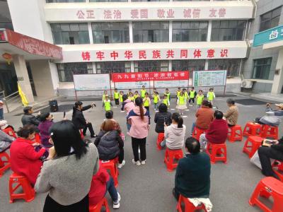 “童”行送温暖 浓浓敬老情