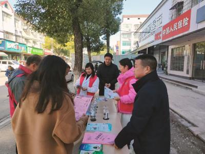 七星台镇：红马甲暖乡野 禁毒声入人心