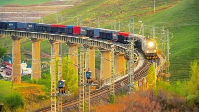 全国铁路今起实行新列车运行图 注意这些车次有调整