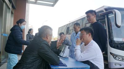 枝江职教中心教职工积极参与无偿献血活动