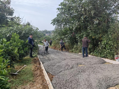 白鹤冲村5(2)路硬化工程动工 打通村民出行“最后一公里”