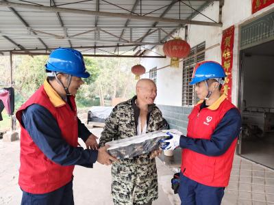 董市供电所开展“安全用电 重阳敬老”主题活动 筑牢老年群体用电安全防线