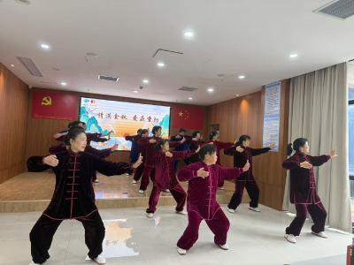 白鸭寺社区老年学校开展重阳节主题活动