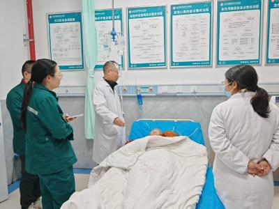 百里洲镇中心卫生院：深夜“心”战，60分钟的生命奇迹