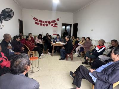 清水溪村“湾落夜话”听民声聚民心