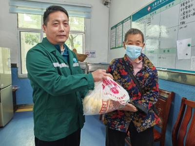 七星台镇卫生院：医者仁心暖深秋 平凡善举显担当