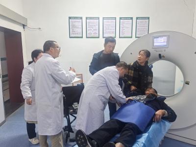 董市镇卫生院上演生命接力