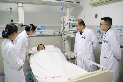 市人民医院医护团队紧急手术 93岁老人重获“心”生！