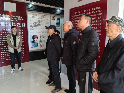 枝江市军休所组织军休干部参观两兰展馆