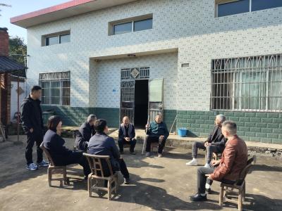 石半坡村：面对面倾听诉求 心贴心传递关怀