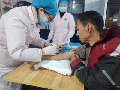 错峰守护！枝江妇幼上门为108名快递员送健康