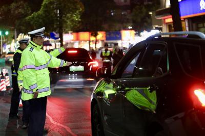 枝江市公安局交管大队扎实开展道路交通集中攻坚整治行动