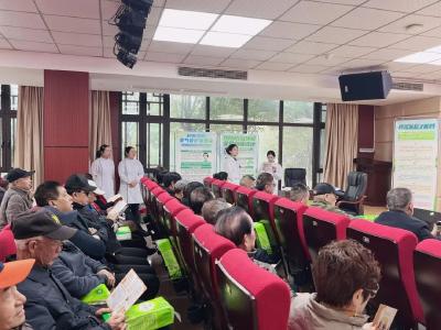 枝江市人民医院“世界慢阻肺日”义诊活动走进老年大学