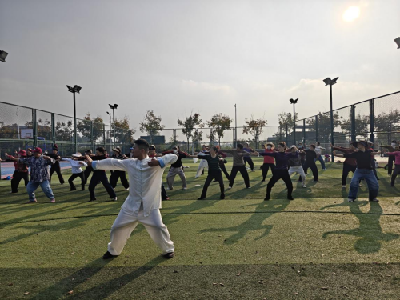 仙女社区：八段锦开课 银龄长者乐享健康