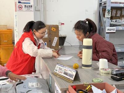 顾家店社区：上门宣传筑防线 全民监督保安全