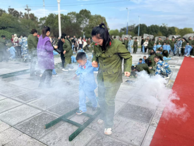 西湾社区开展“童心筑梦 强国有我”国防教育科普亲子活动