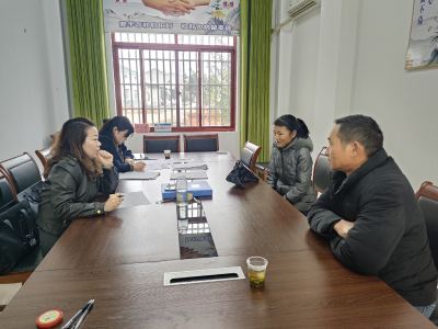 岩子河村：审查落实计生奖励扶助对象 温暖关怀计生家庭