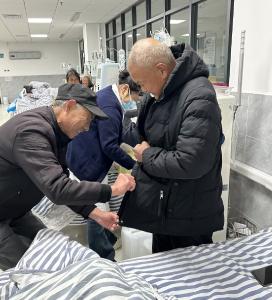 寒冬里的温暖“医”刻