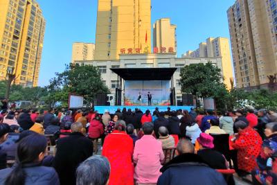 董市镇笋子沟村：送戏进新居 文化暖民心