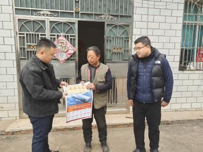 顾家店镇同济垸村：喜挂光荣牌 情暖军属心