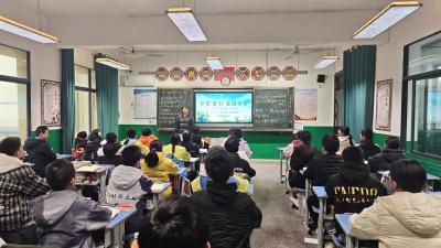 百里洲镇：争做环保小卫士 共创绿色美家园