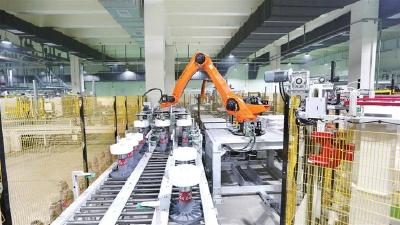 “金牌店小二”优环境 重点项目加速跑