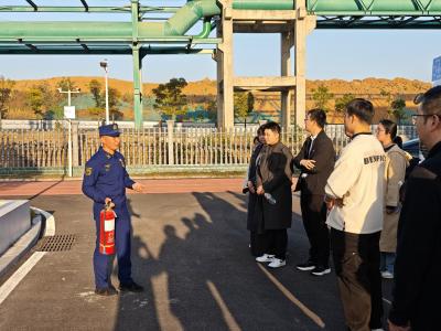 枝江：干部职工走进消防站 “零距离”体验学习消防技能