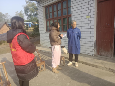 顾家店镇白鹤冲村：整治环境迎双节 文明新风暖民心