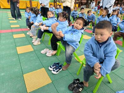 仙女镇中心幼儿园开展幼儿生活自理能力大赛