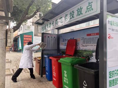 火情突发！医护人员秒变“消防员”成功灭火