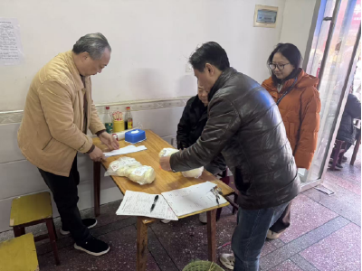 枝江市“你点我检”护航两节餐桌 筑牢食品安全防线