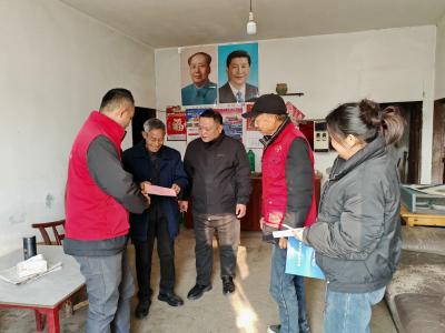 董市镇：双轮驱动惠民生 新年慰问与政策宣传同步推进