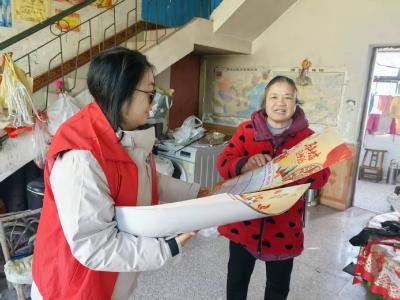 顾家店镇：入户送年画 安全宣传暖人心