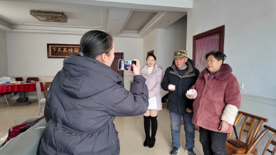 仙女镇：上门年审暖人心 贴心服务惠民生