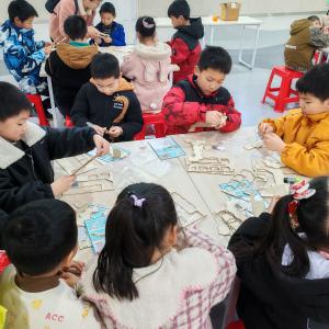 ​枝江市科技馆：神奇的拐弯光，解锁光影奇遇！