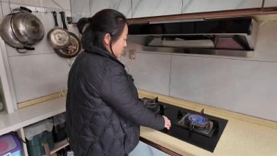 办实事解民忧 市住建局协调安装天然气 为民“燃”出新幸福