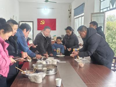 百里洲镇：饺香墨韵迎腊八，党群连心暖百里