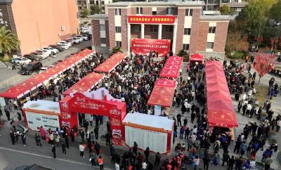 2514人当场签约！枝江这场招聘会太火爆