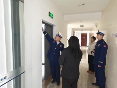 枝江消防深入机关单位开展消防安全服务指导
