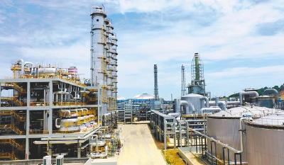 【湖北日报】三宁化工5G智能工厂装上AI大脑 生产指令0.1秒响应 产品质量实时监测