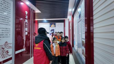 “两兰”精神映童心 红色教育伴成长