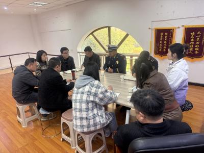 多部门现场办公 破解小区电动自行车停放充电难题