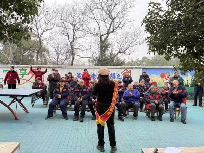 春日学雷锋 情暖敬老院——顾家店社区志愿者开展敬老爱老主题活动