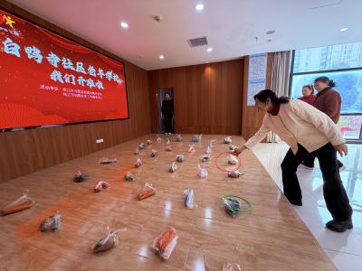 银龄学子再启航 老年学堂开新篇