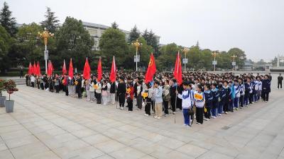 五十里征途砺青春 家乡情韵润成长