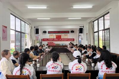 董市镇助学公益活动在平湖村温情举行