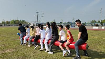 运动传温情，陪伴促成长—— 枝江市实验小学亲子运动会热闹举行