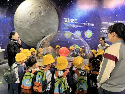 “书香”邂逅“科技” 枝江开启童梦探索之旅